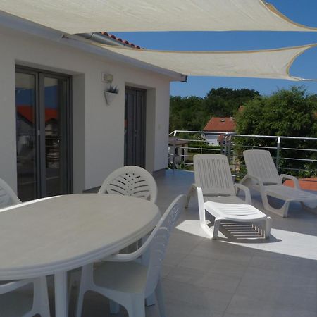 Apartments Monja & Dadi, Malinska, Vantacici Dış mekan fotoğraf