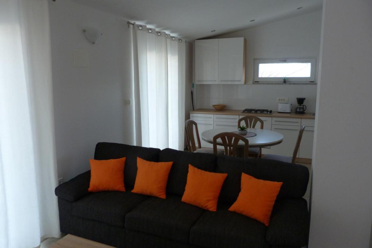 Apartments Monja & Dadi, Malinska, Vantacici Dış mekan fotoğraf