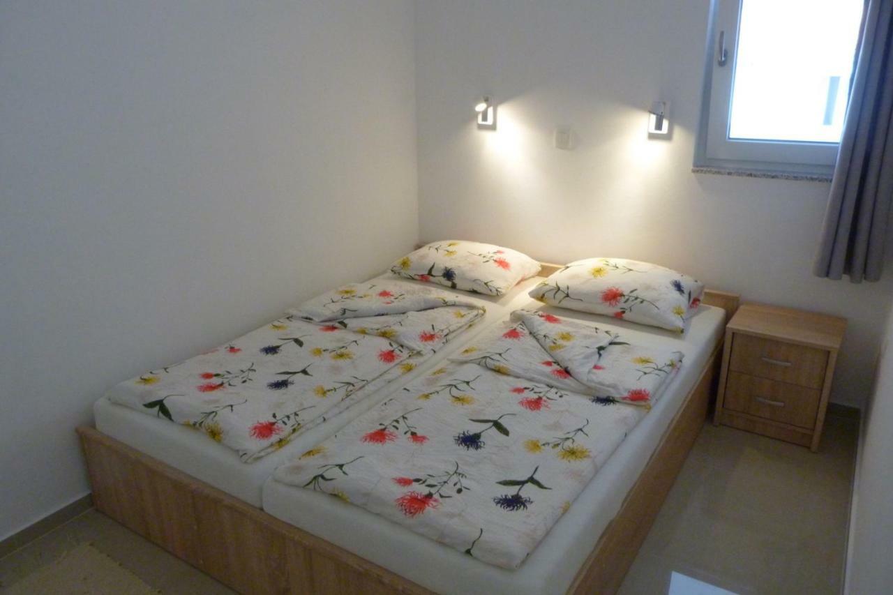 Apartments Monja & Dadi, Malinska, Vantacici Dış mekan fotoğraf
