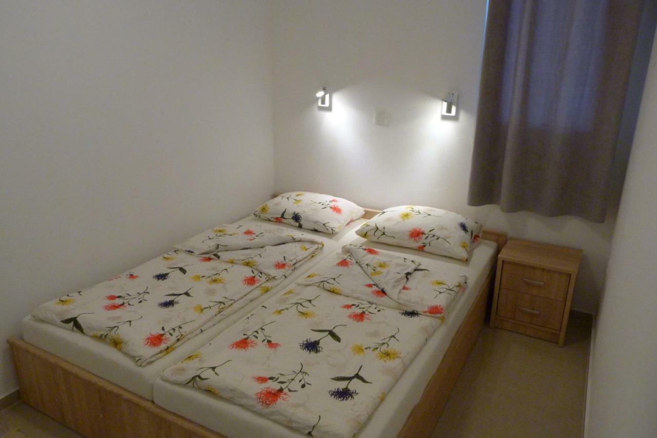 Apartments Monja & Dadi, Malinska, Vantacici Dış mekan fotoğraf