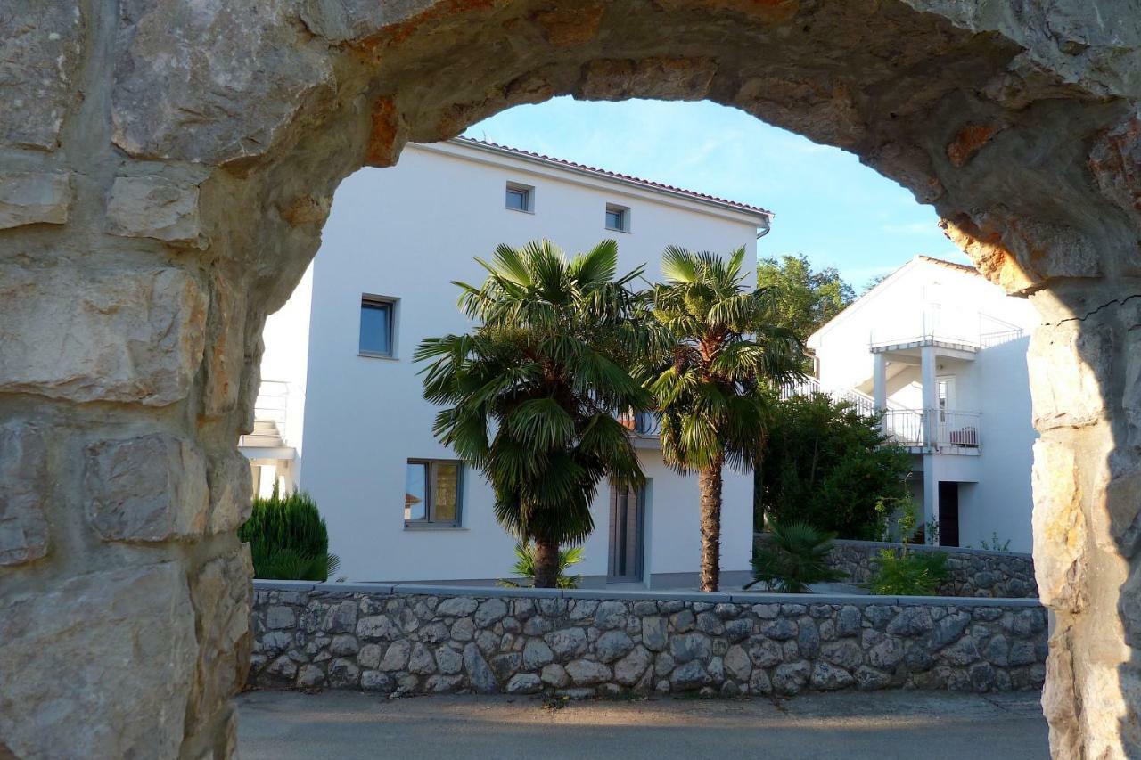 Apartments Monja & Dadi, Malinska, Vantacici Dış mekan fotoğraf