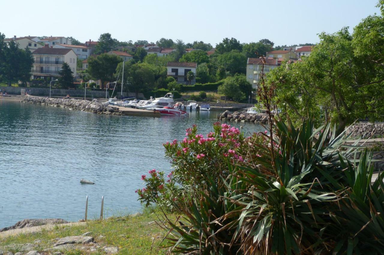 Apartments Monja & Dadi, Malinska, Vantacici Dış mekan fotoğraf