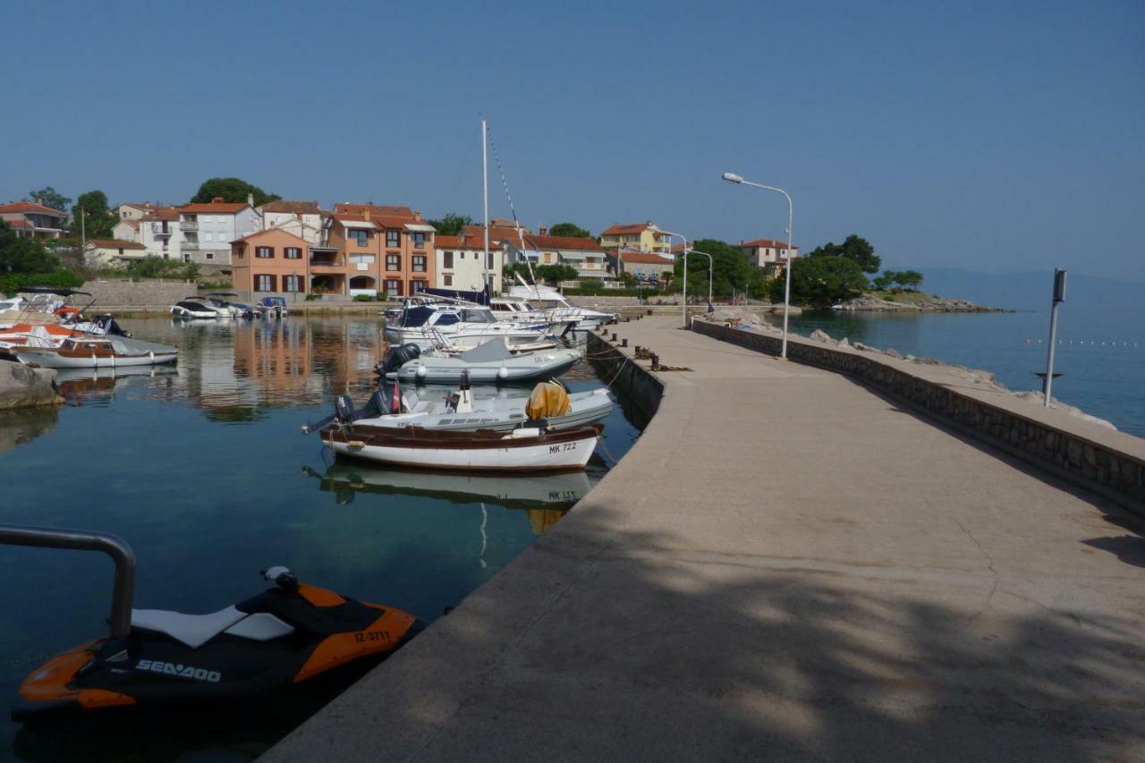 Apartments Monja & Dadi, Malinska, Vantacici Dış mekan fotoğraf