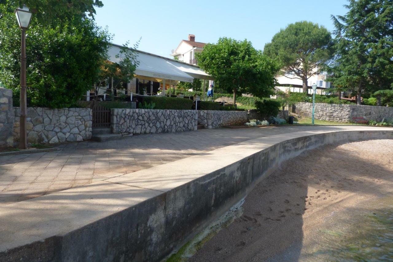 Apartments Monja & Dadi, Malinska, Vantacici Dış mekan fotoğraf