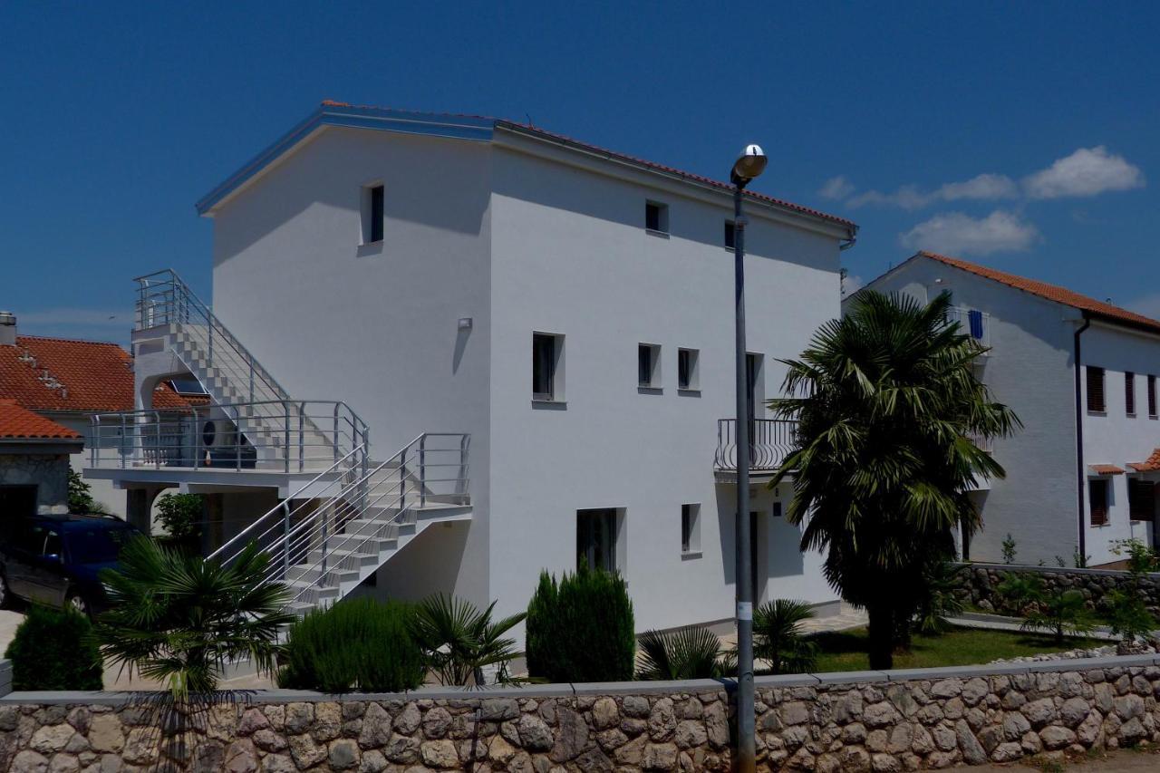 Apartments Monja & Dadi, Malinska, Vantacici Dış mekan fotoğraf