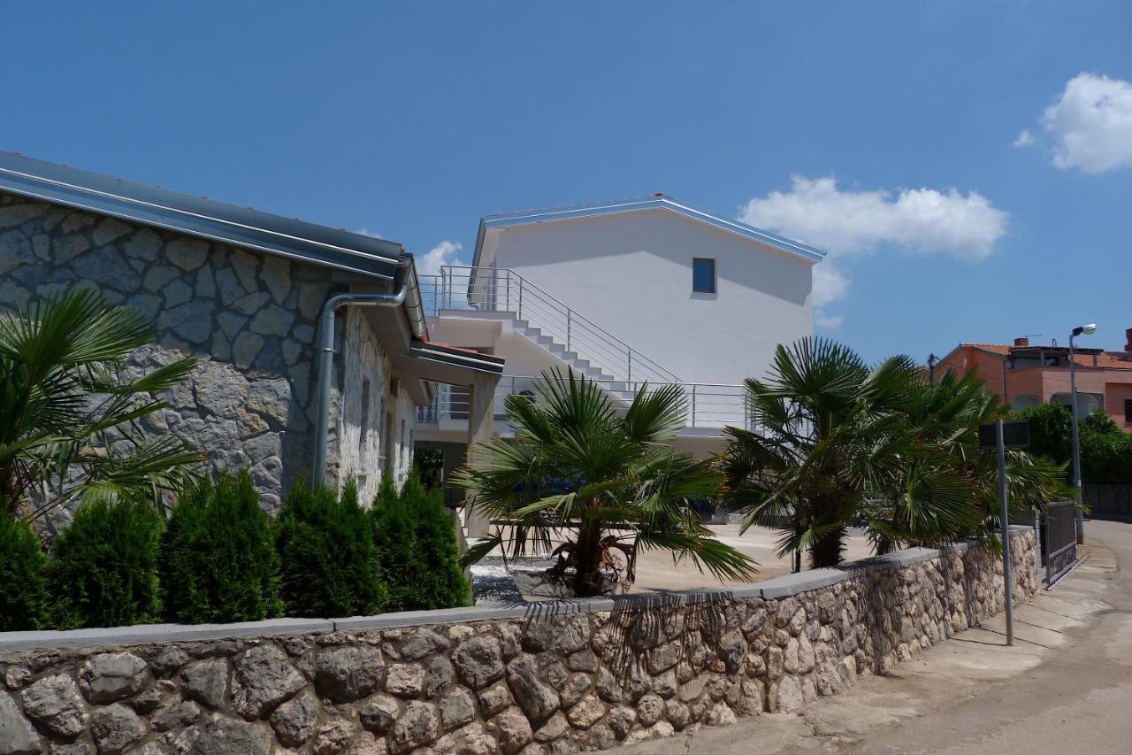 Apartments Monja & Dadi, Malinska, Vantacici Dış mekan fotoğraf
