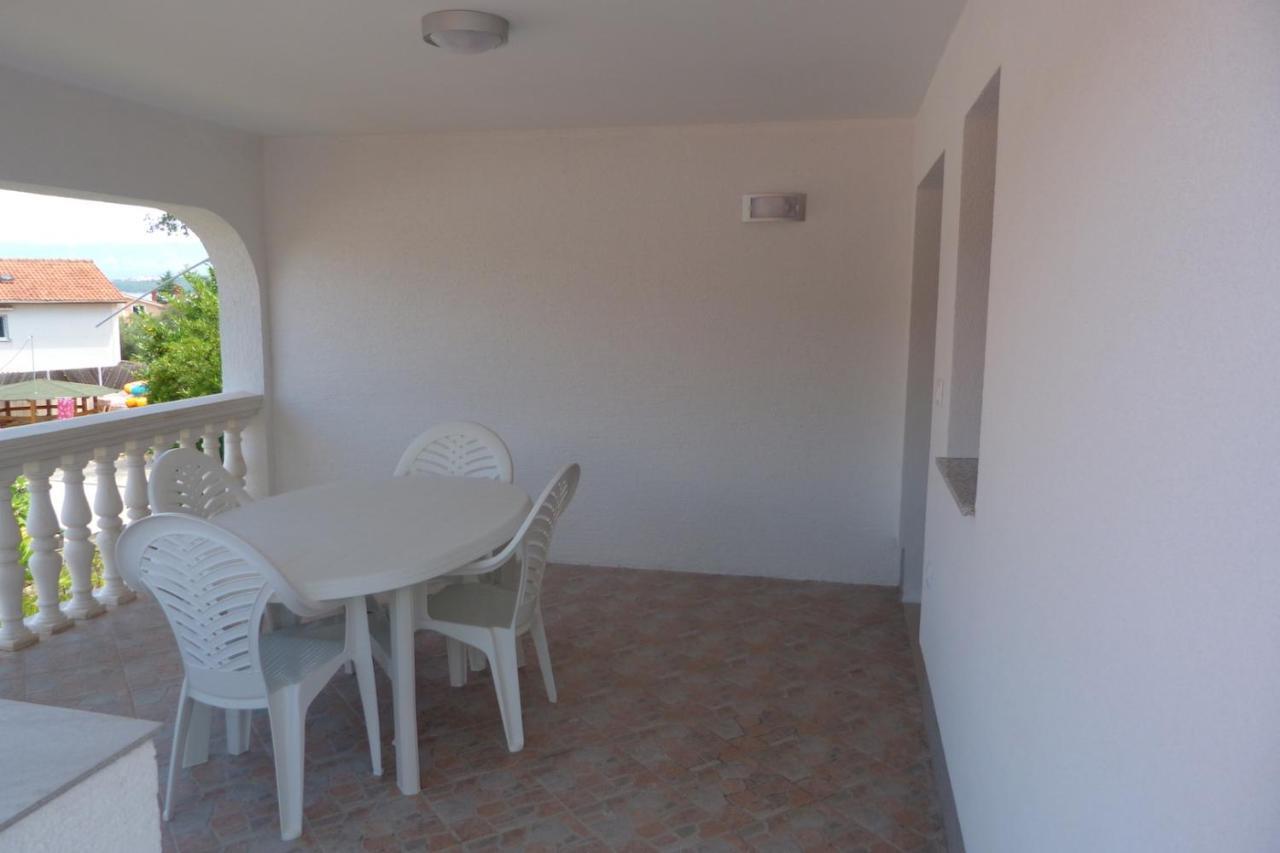 Apartments Monja & Dadi, Malinska, Vantacici Dış mekan fotoğraf